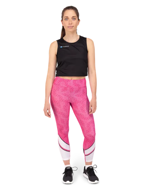 The model is 165 cm  and is wearing a size S2